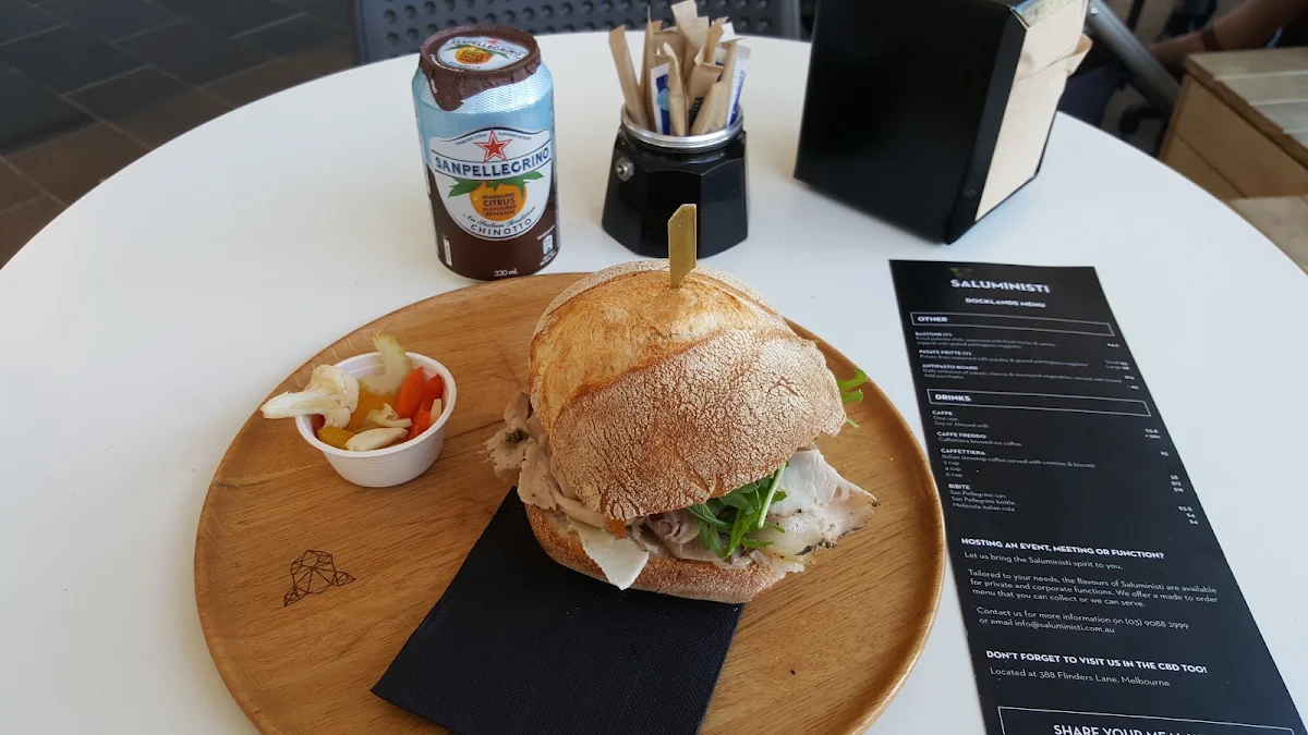 Menu, Saluministi Docklands