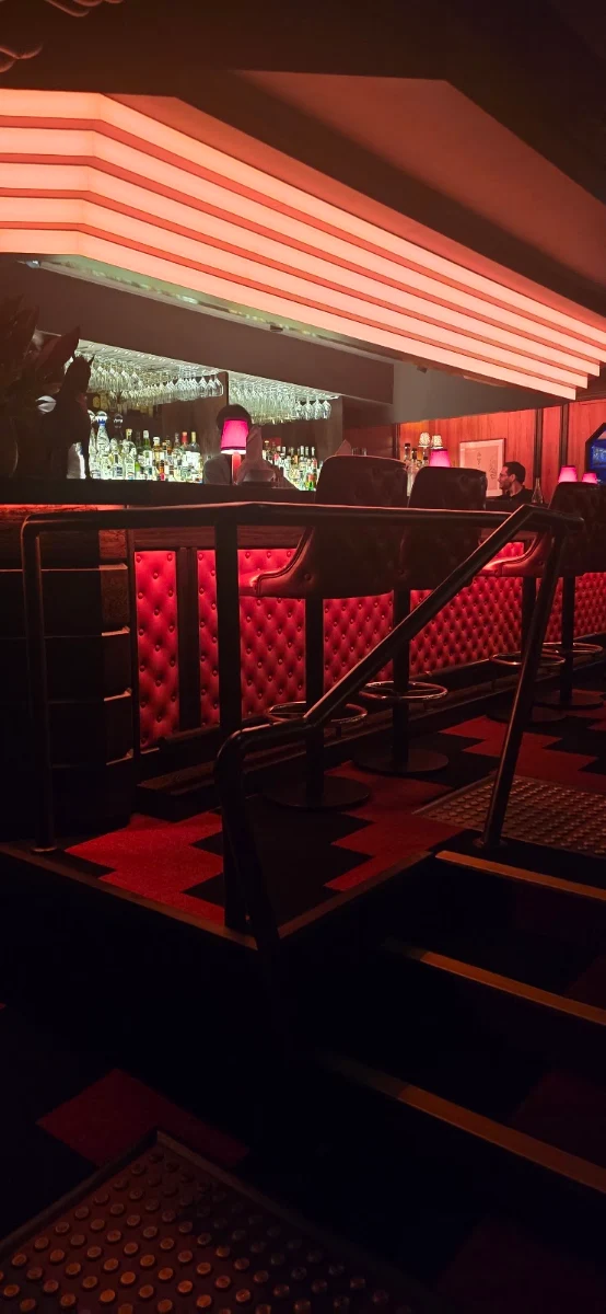 Vibe, Grandfather's Restaurant