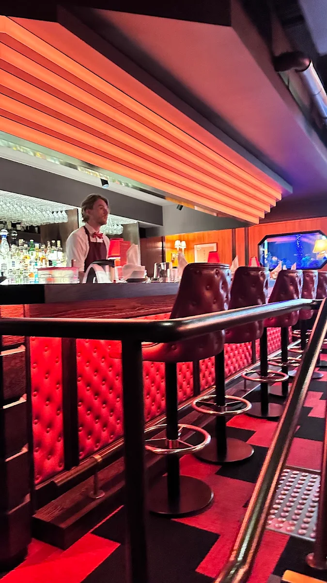 Vibe, Grandfather's Restaurant