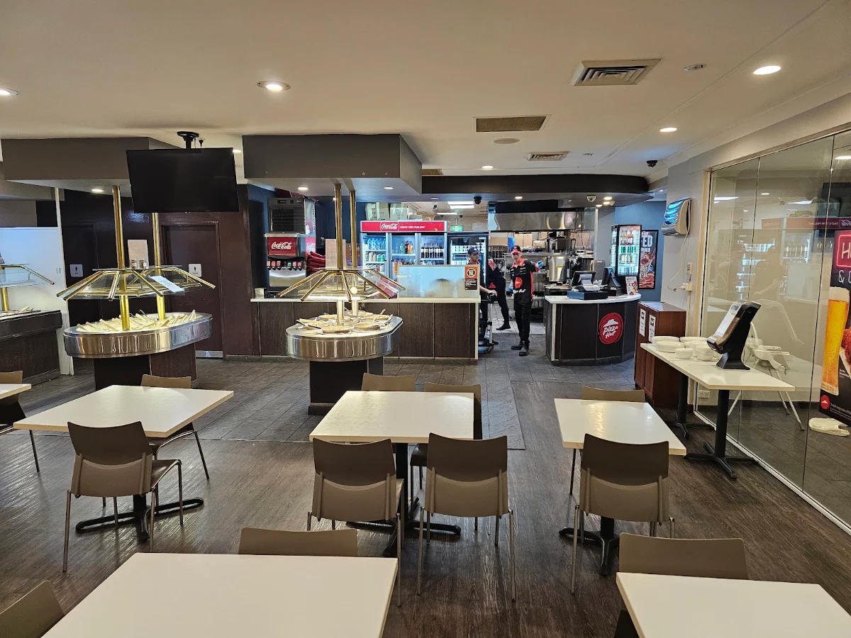 Vibe, Pizza Hut