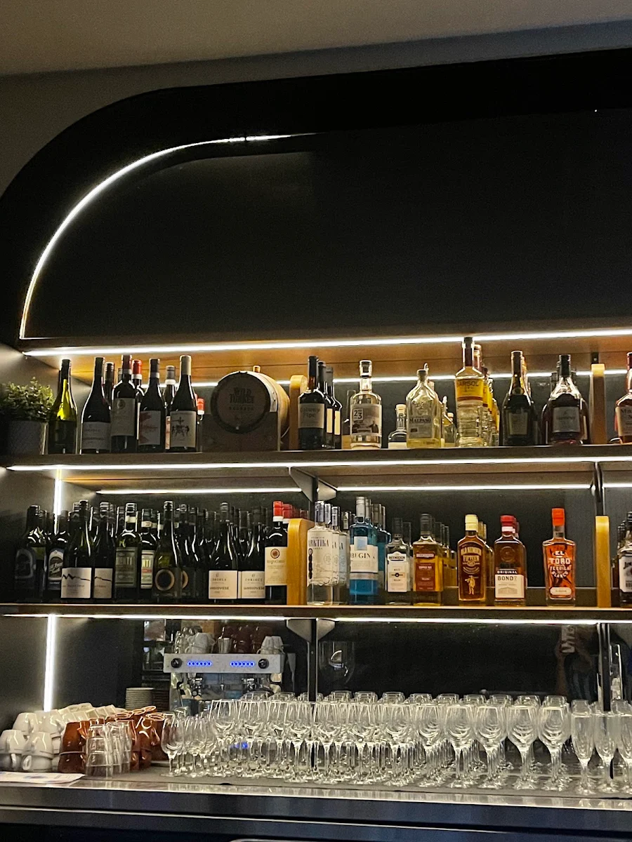 Vibe, La Costa Restaurant