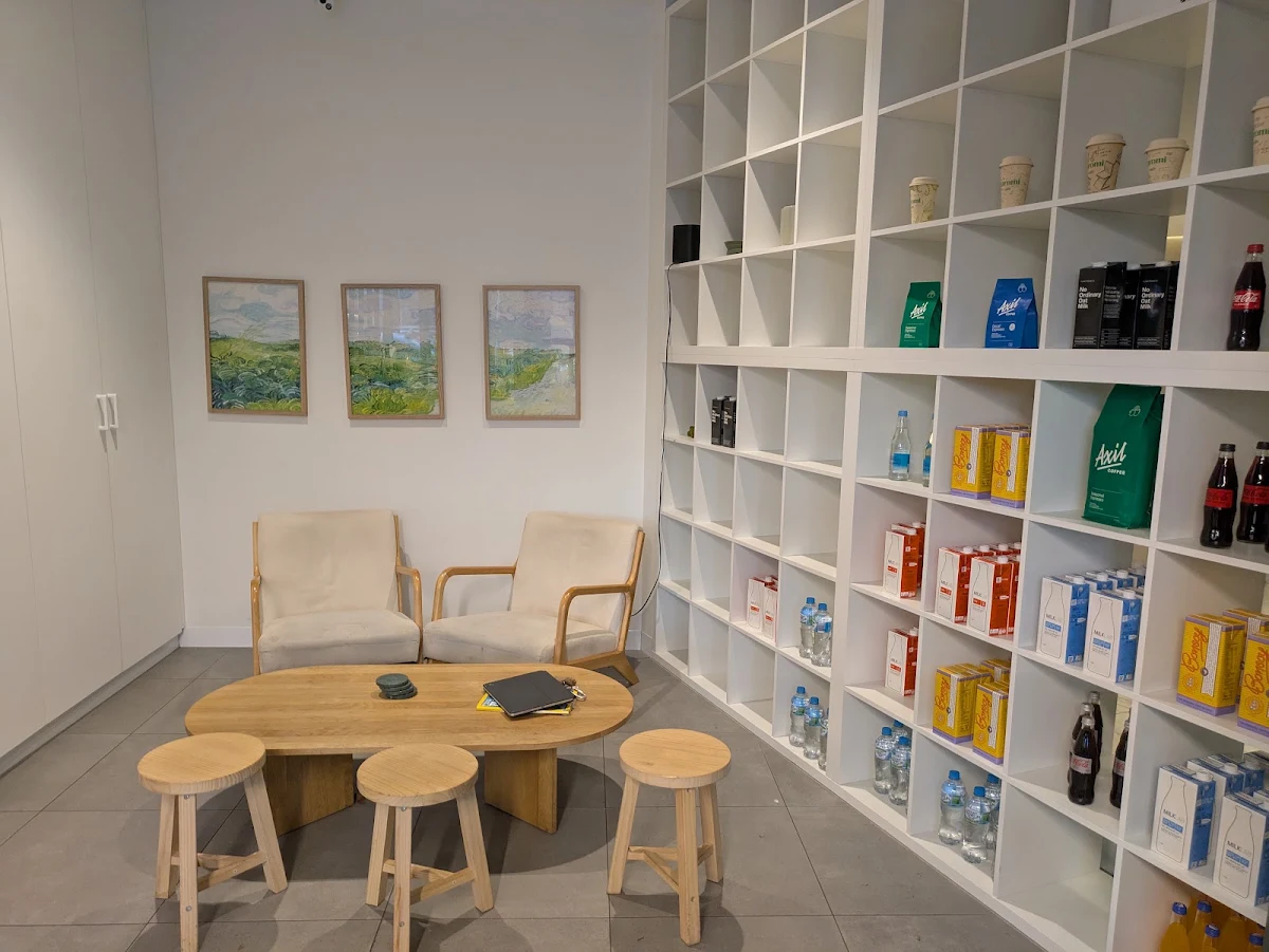Vibe, Karomi Cafe - Mackenzie Street