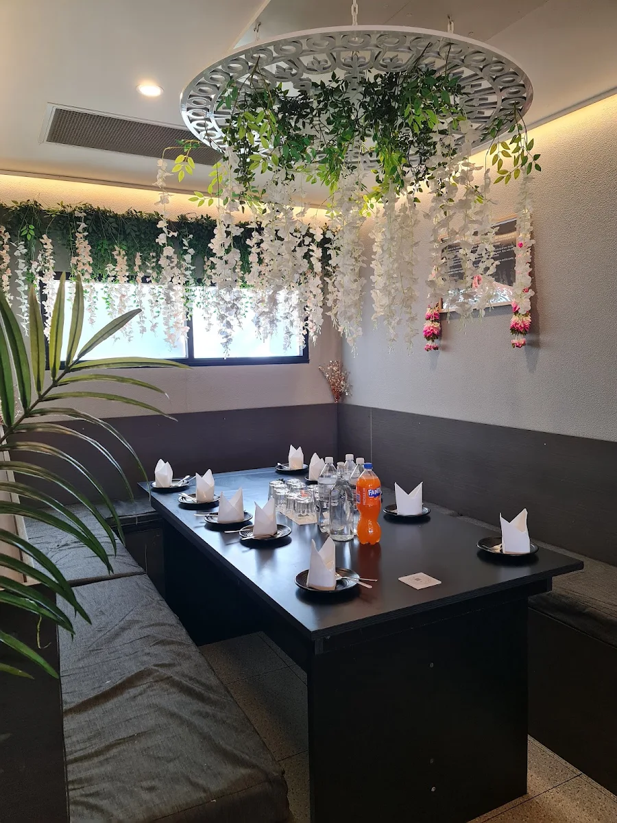 Vibe, Laung Lachee Indian Restaurant