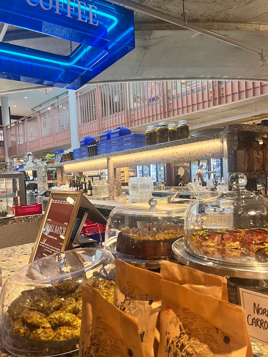 Vibe, Norma's Deli