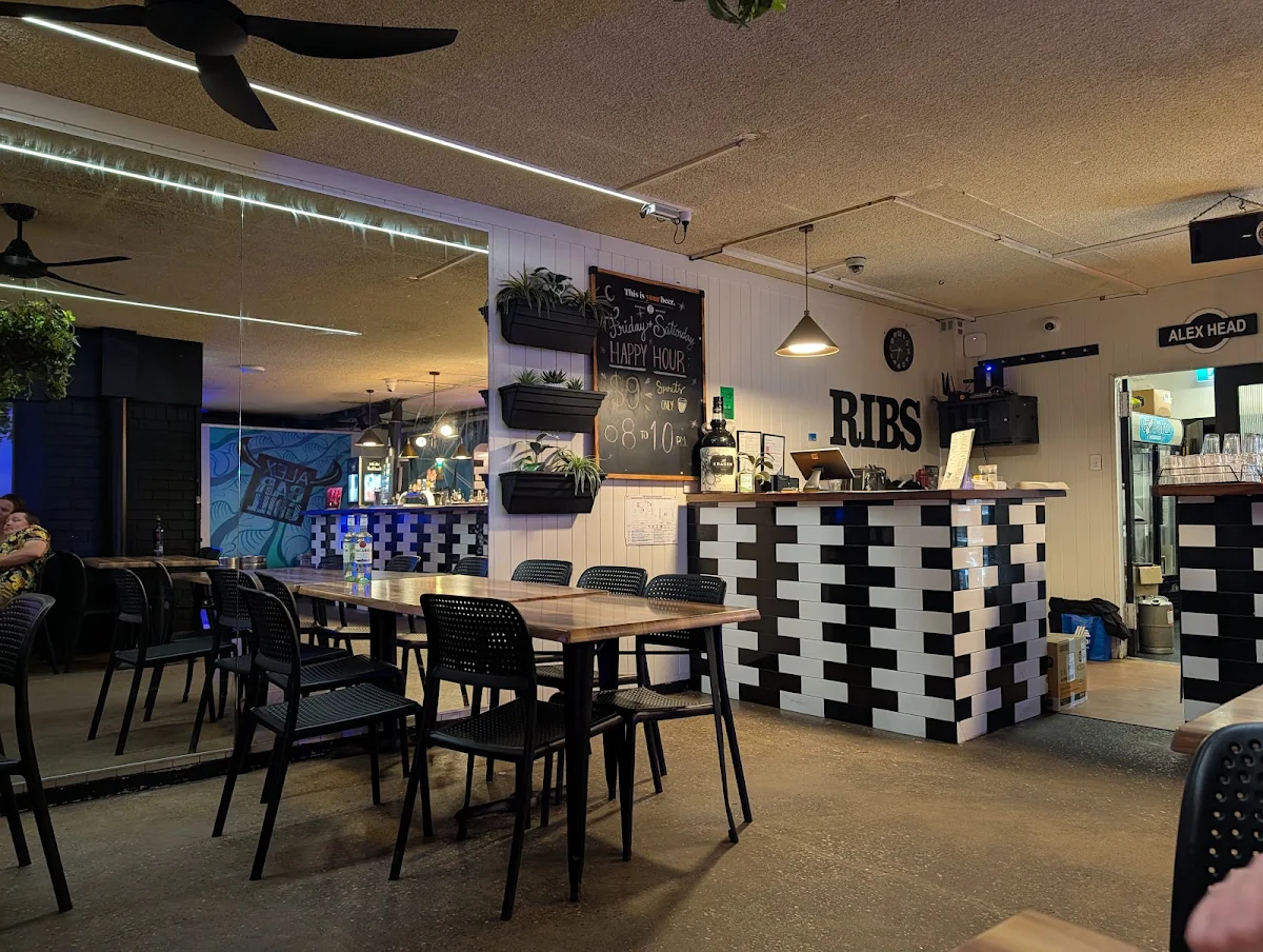 Vibe, The Alex Bar & Grill