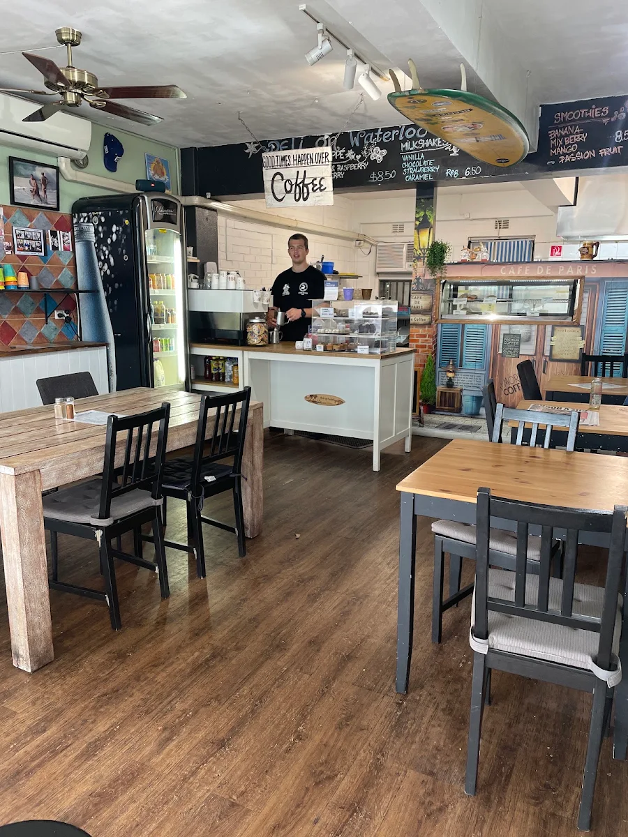 Vibe, Deli on Waterloo