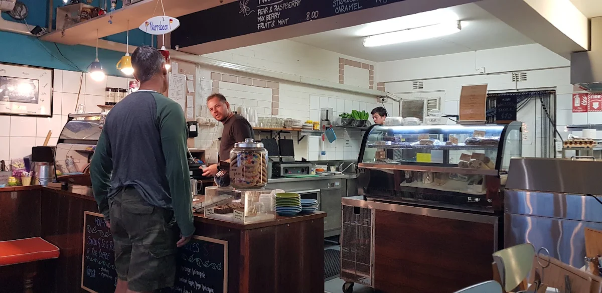 Vibe, Deli on Waterloo