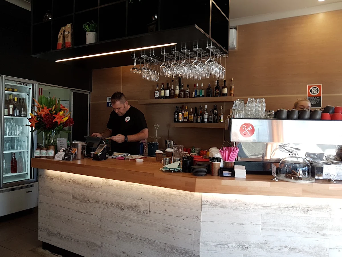 Vibe, La Baracca Espresso Bar & Trattoria
