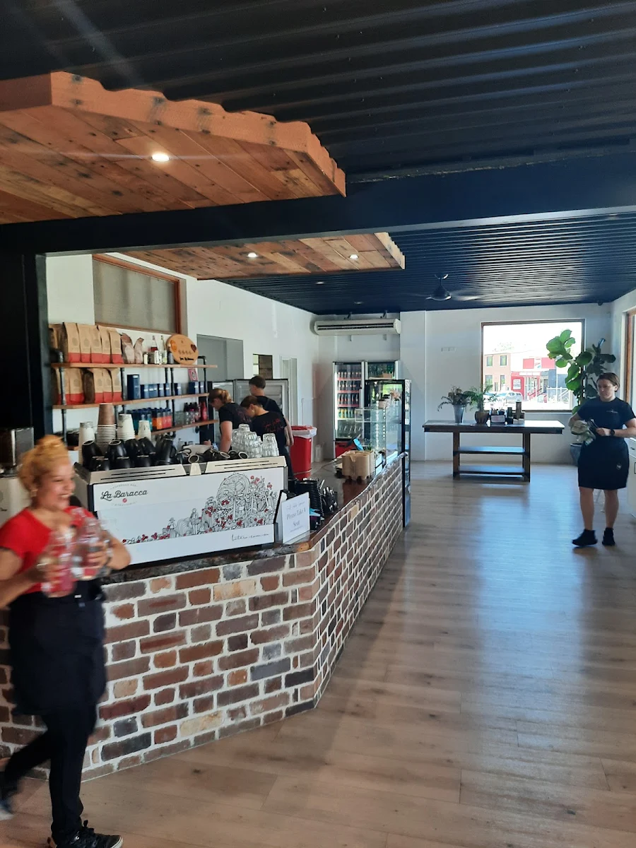 Vibe, La Baracca Espresso Bar & Trattoria