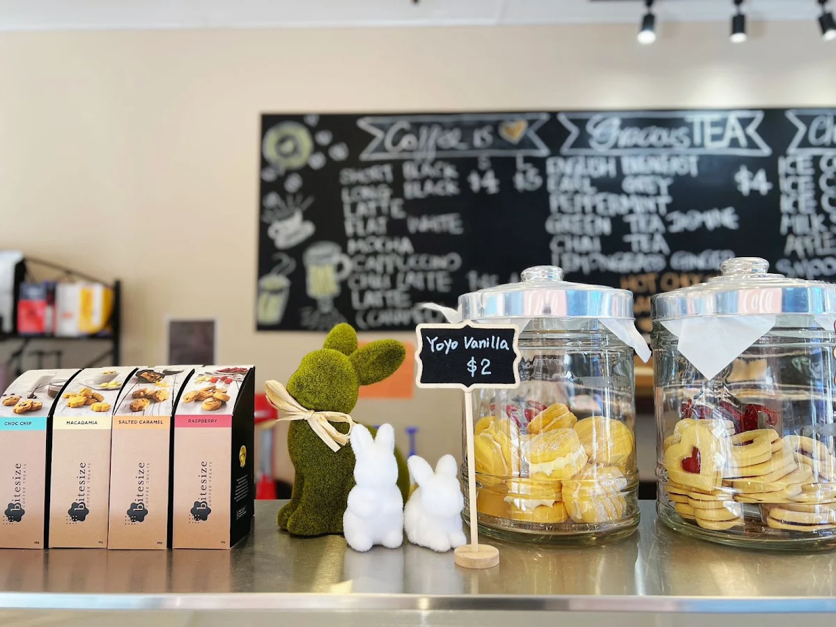 Vibe, Miss Bunny Café