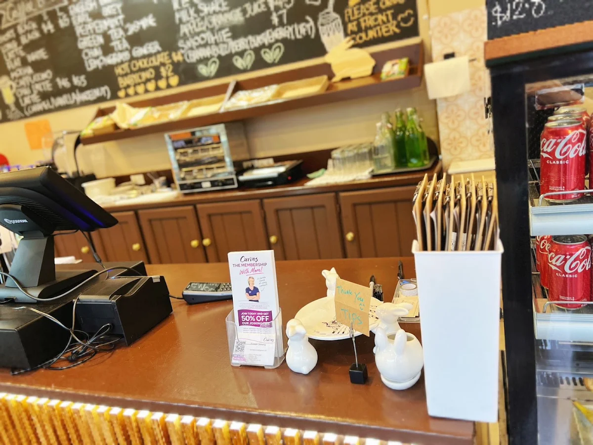 Vibe, Miss Bunny Café