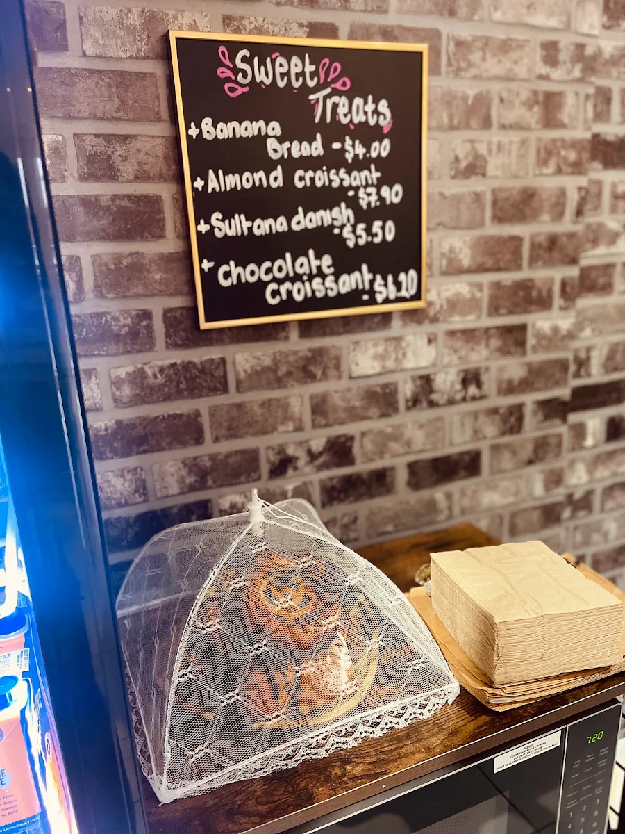 Menu, Bumps & Grinds coffee shop