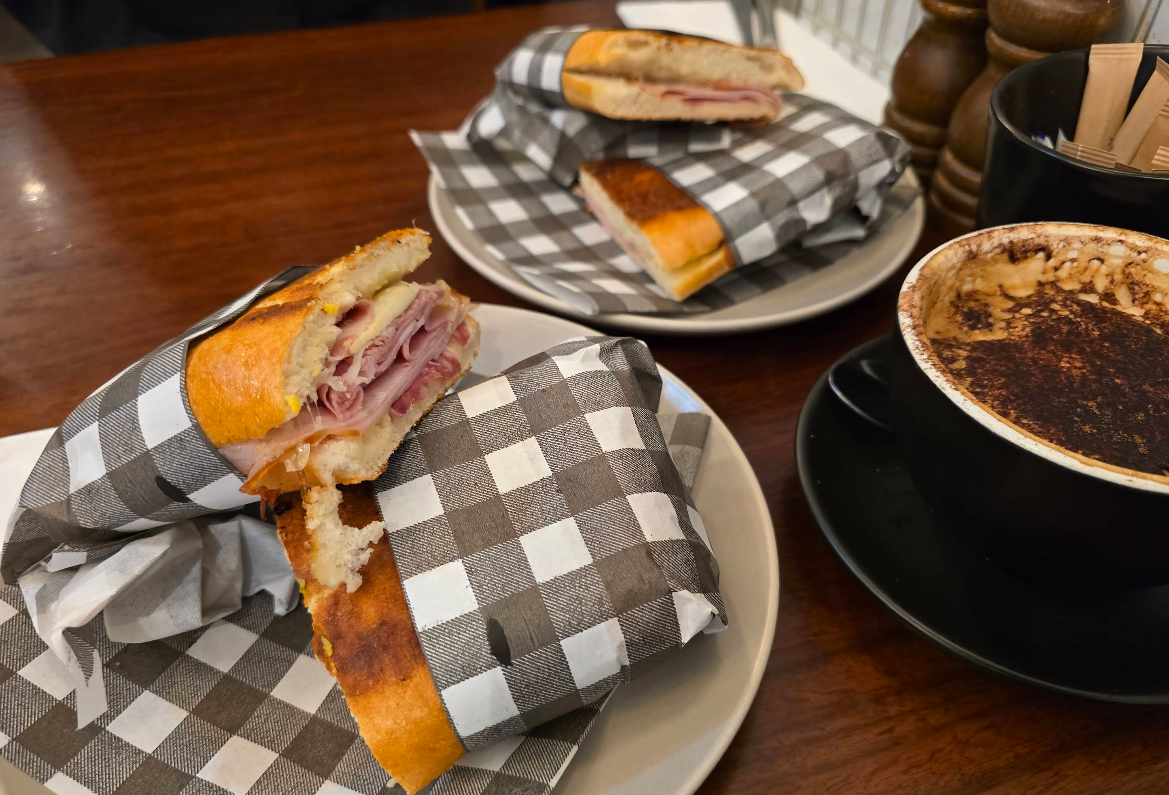 Food & drink, La Famiglia Cafe