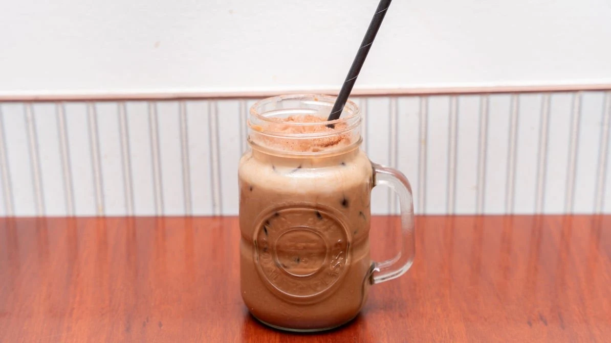 Food & drink, La Famiglia Cafe