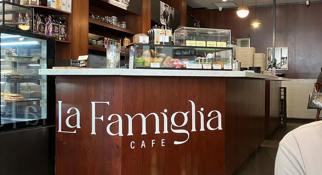 Vibe, La Famiglia Cafe