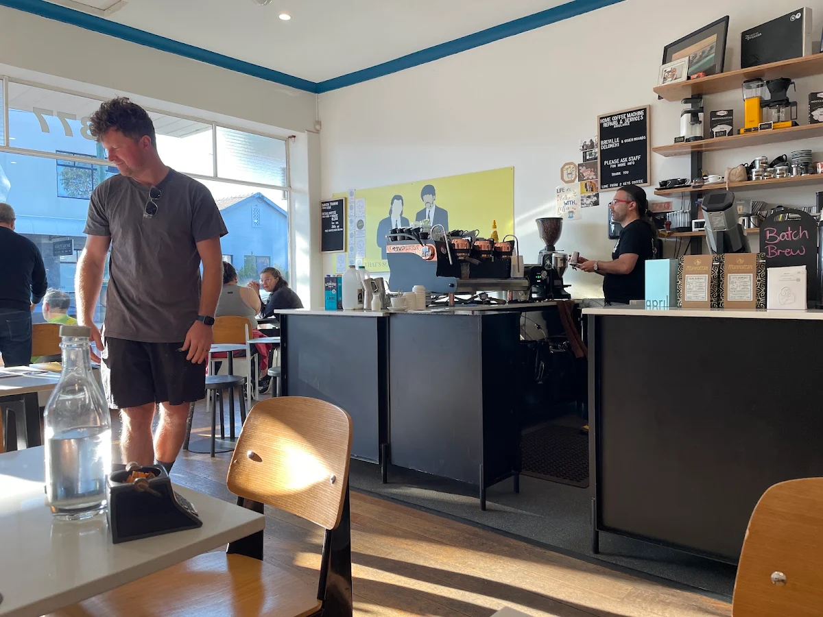 Vibe, 2 keys Coffee Boutique