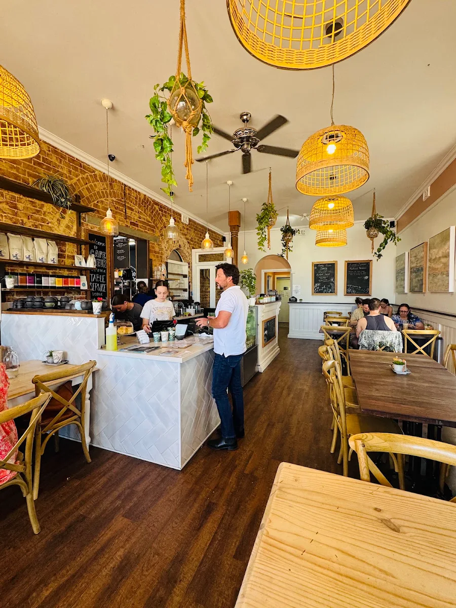 Vibe, Cafe Fleur