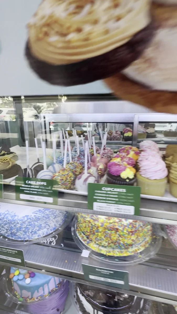 Vibe, The Cheesecake Shop Roxburgh Park