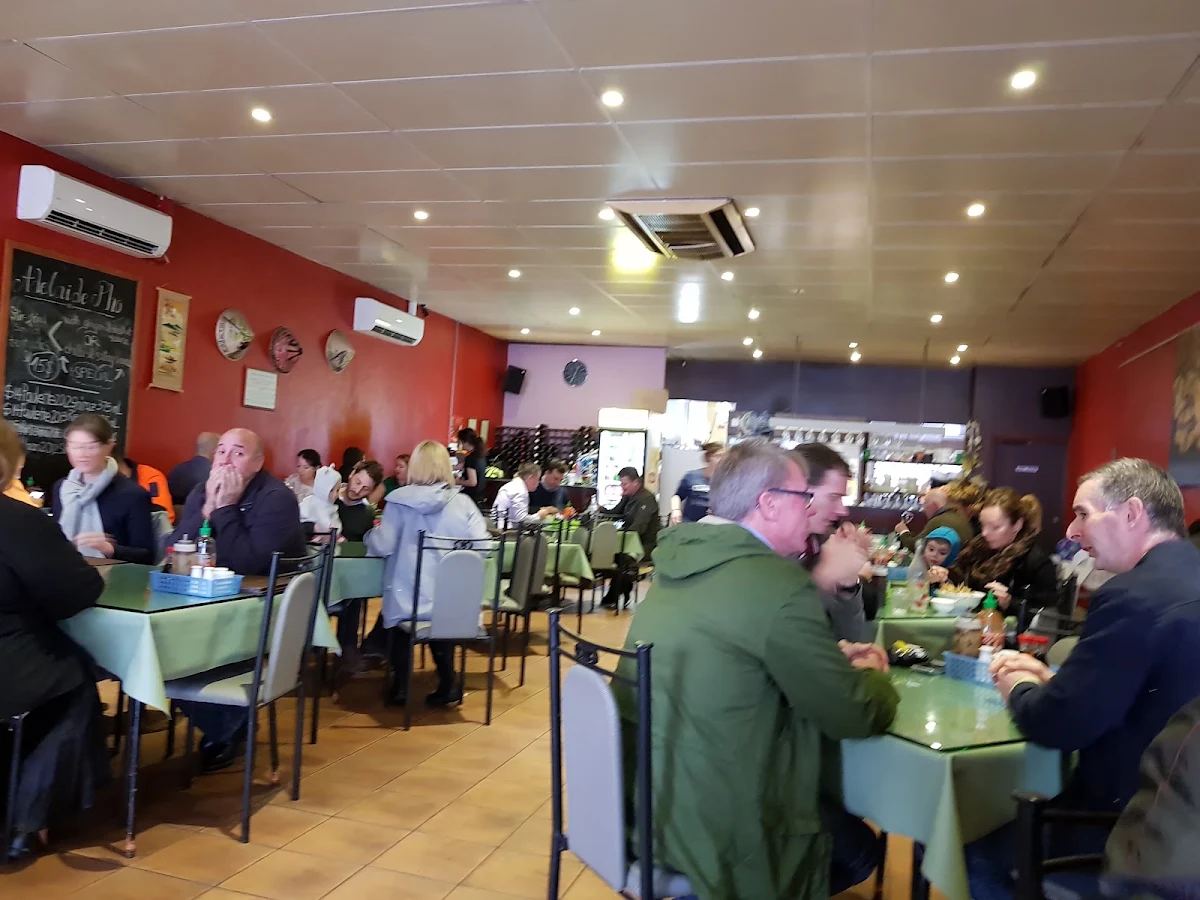 Vibe, Adelaide Pho