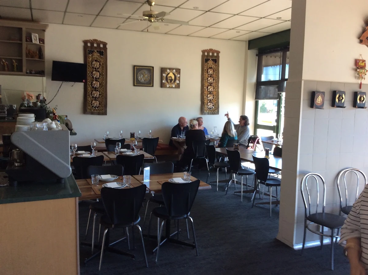 Vibe, Tooky Thai Restaurant