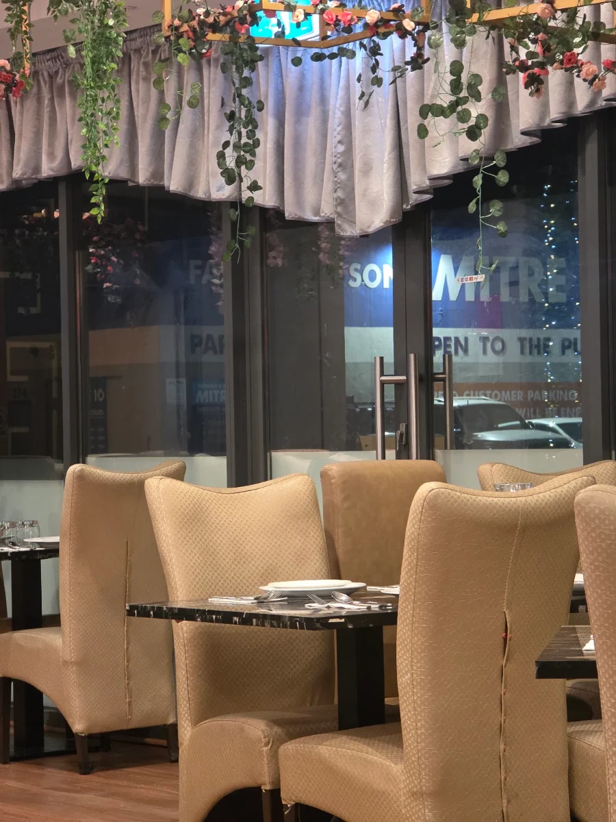 Vibe, Royal Lounge Indian Restaurant