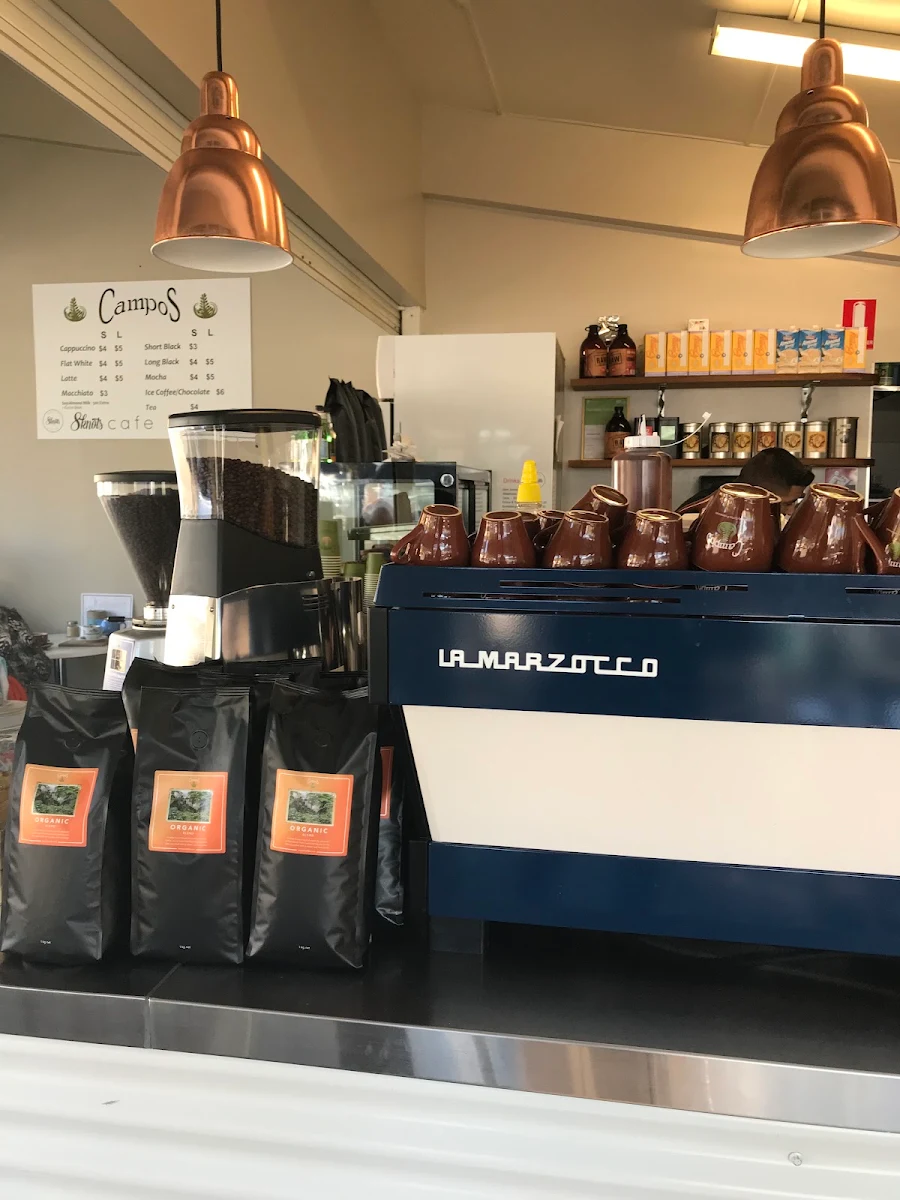 Vibe, 8 knots Cafe