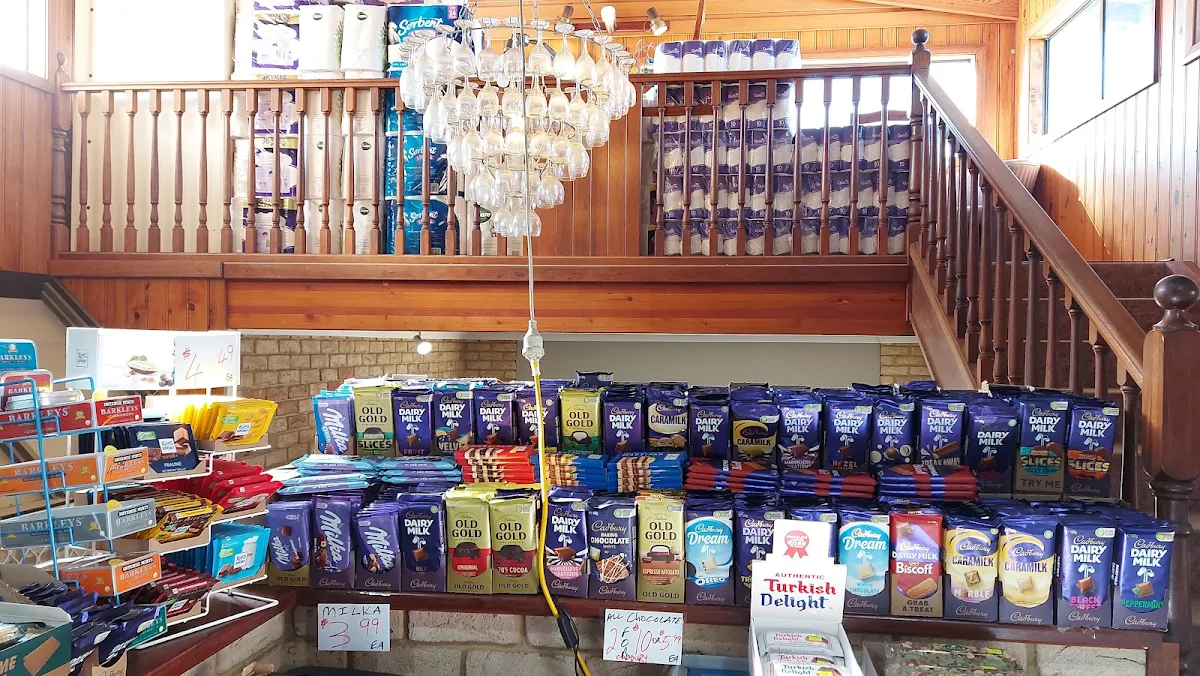 Vibe, Simon's Market Café