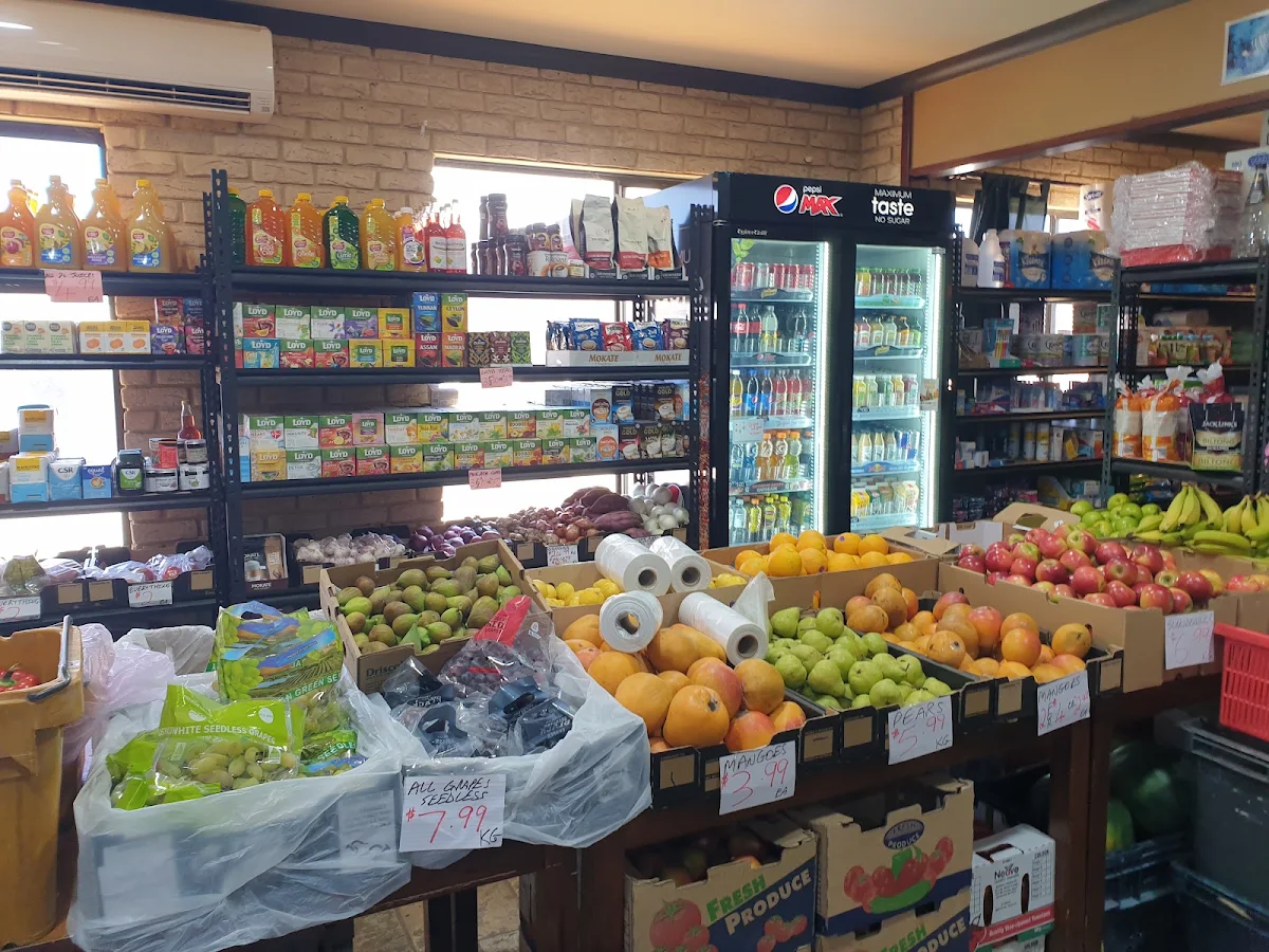 Vibe, Simon's Market Café