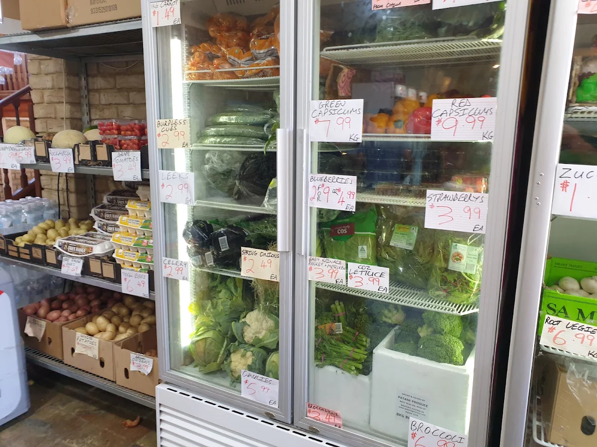 Vibe, Simon's Market Café