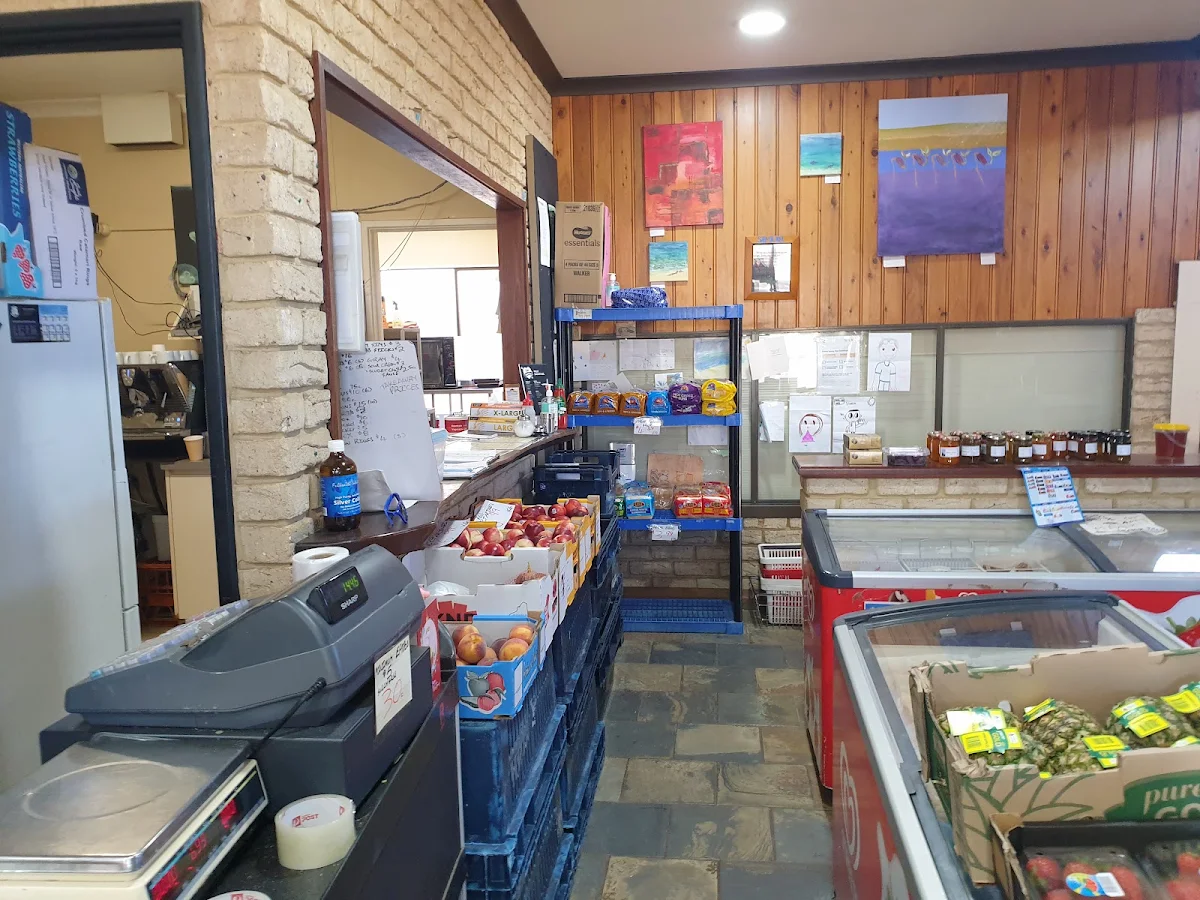 Vibe, Simon's Market Café