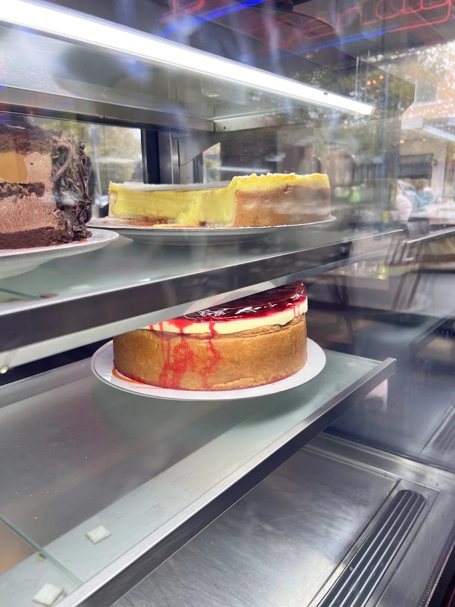 Vibe, Dendy Deli