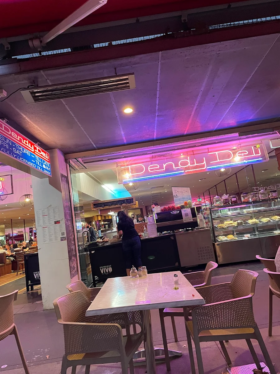 Vibe, Dendy Deli