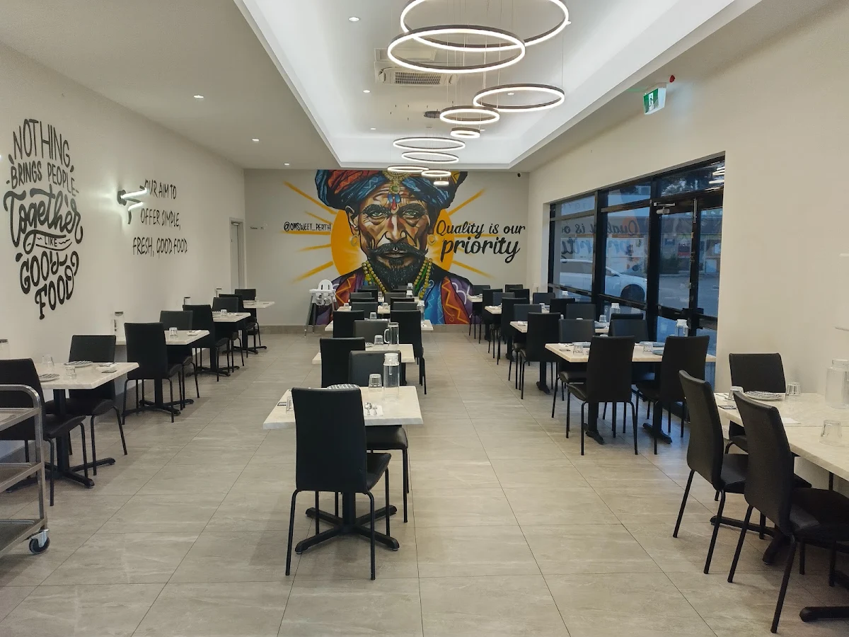 Vibe, Om Sweet & Curry House