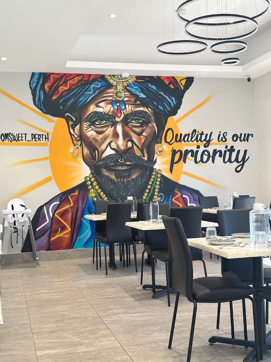 Vibe, Om Sweet & Curry House