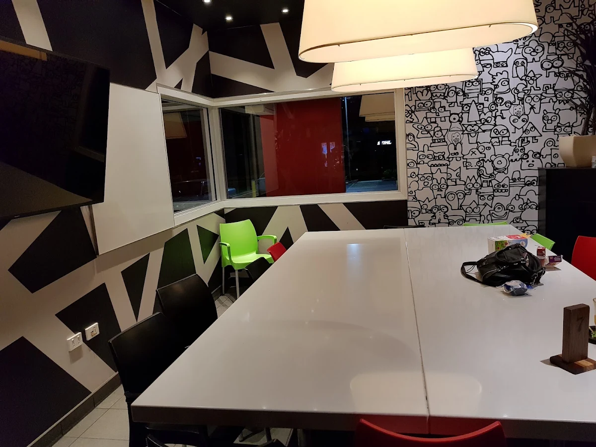 Vibe, McDonald's Warwick