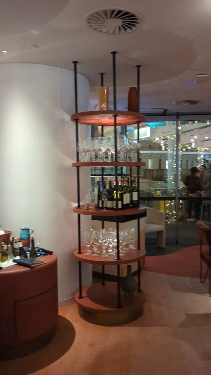 Vibe, Martinez — Restaurant, Terrace and Bar