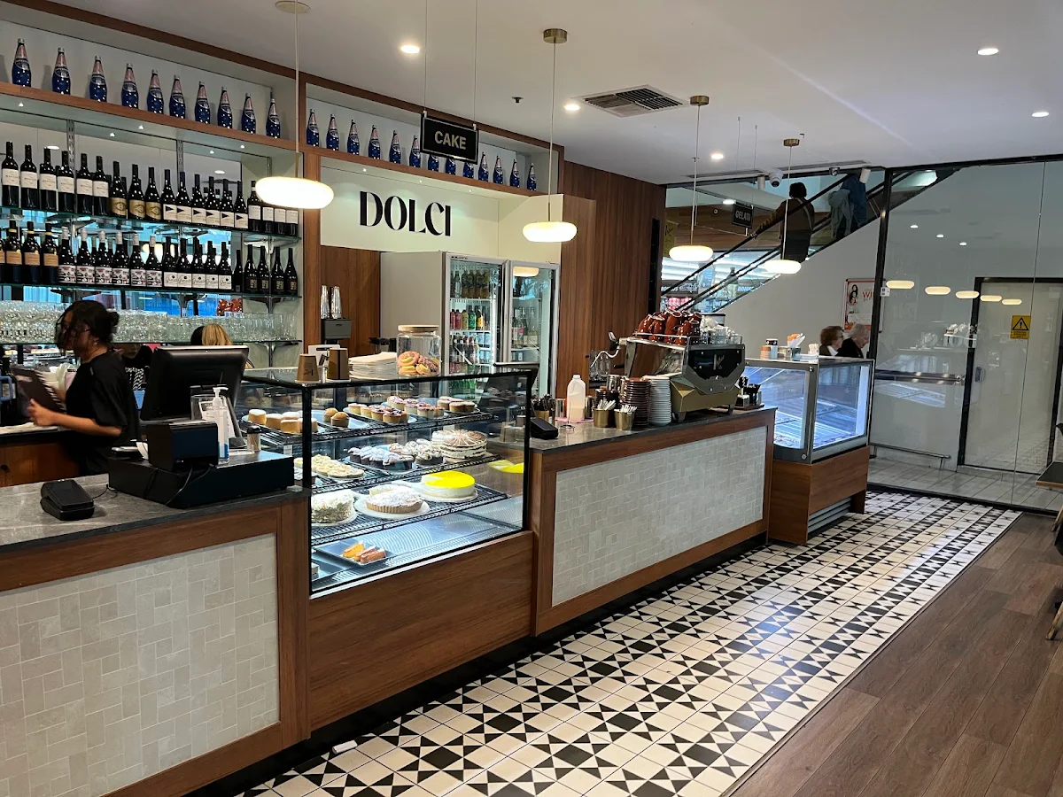 Vibe, Dolci Cafe