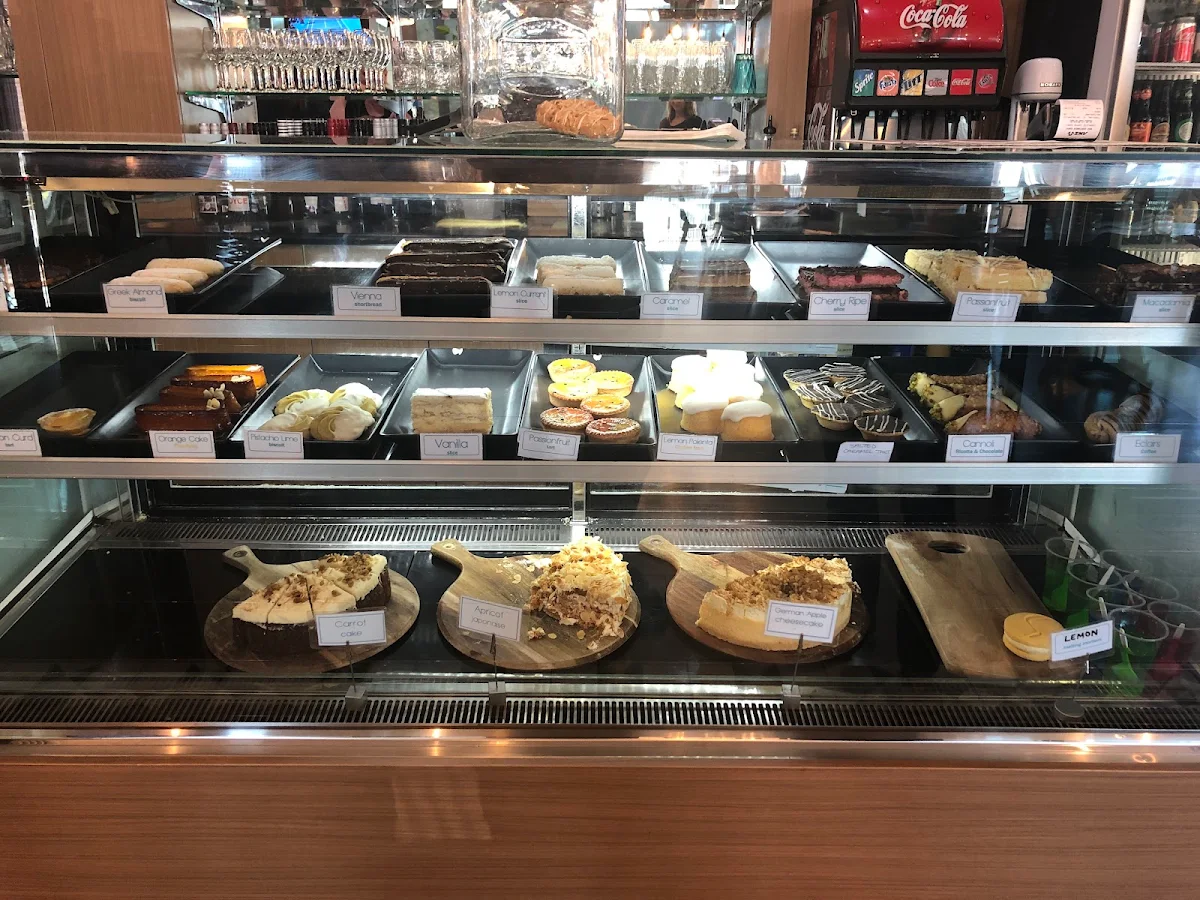 Vibe, Dolci Cafe