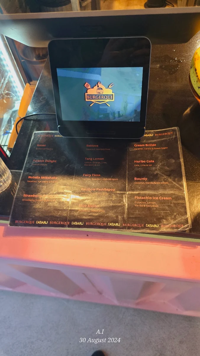 Menu, BurgerQue Minchinbury