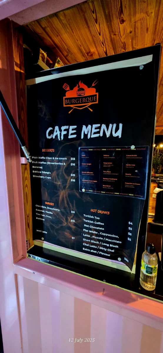 Menu, BurgerQue Minchinbury
