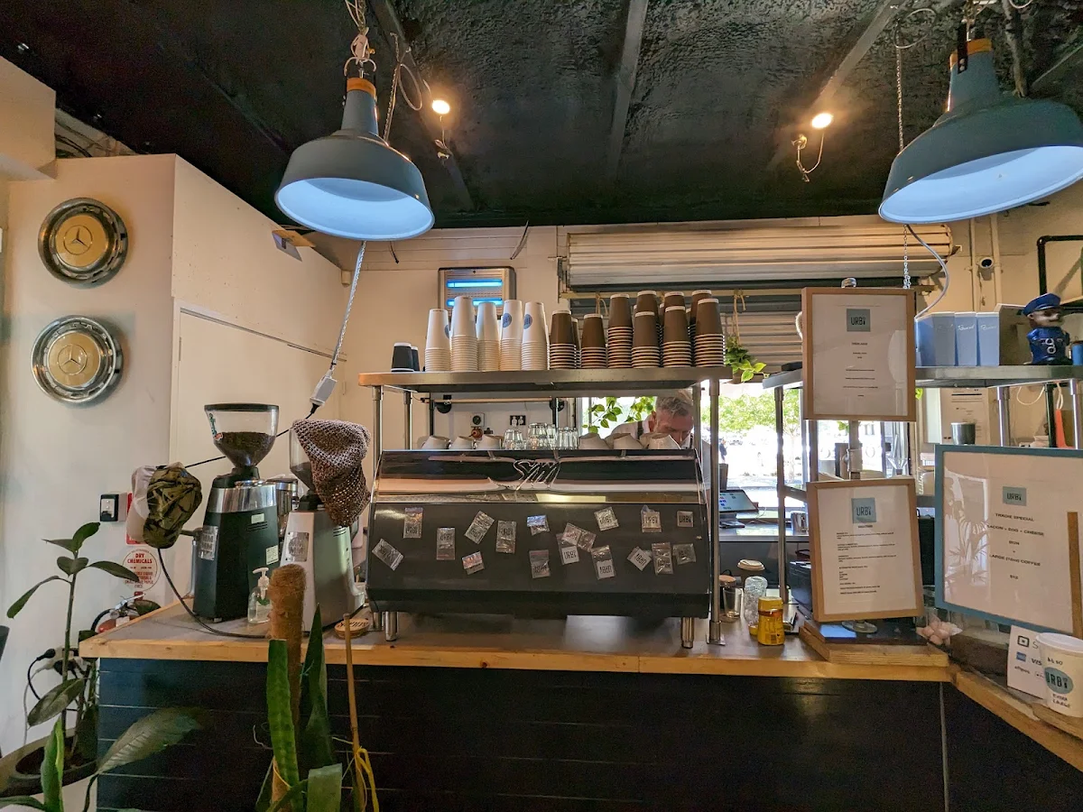 Vibe, Urbi Cafe