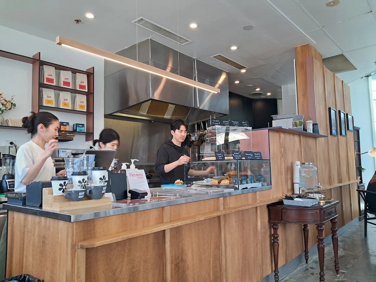 Vibe, Milestone Cafe & Kitchen