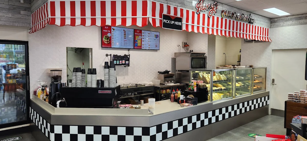 Vibe, Harry's Café de Wheels Express - St Marys