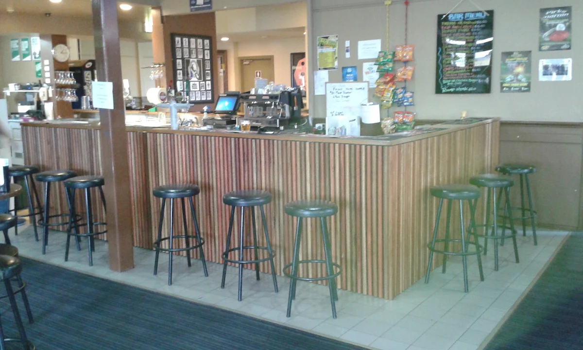 Vibe, Camp Hotel