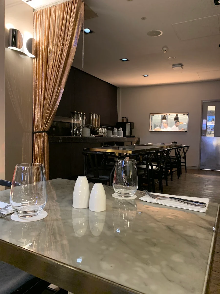 Vibe, Nate's Restaurant and Bar