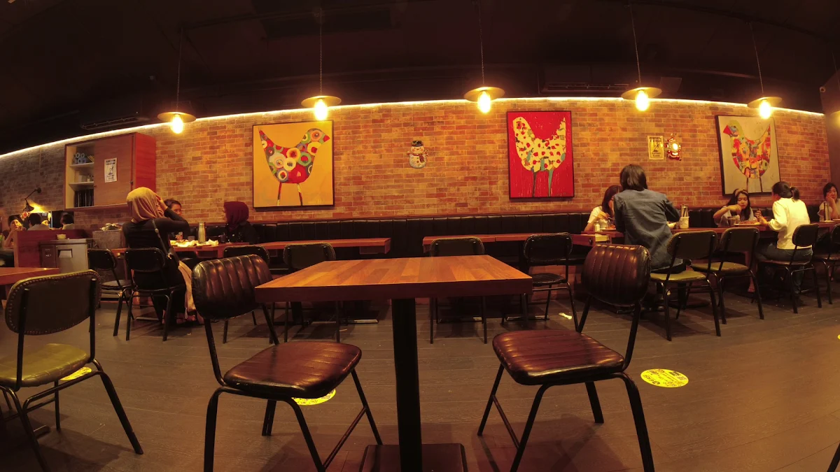 Vibe, Momo Chicken
