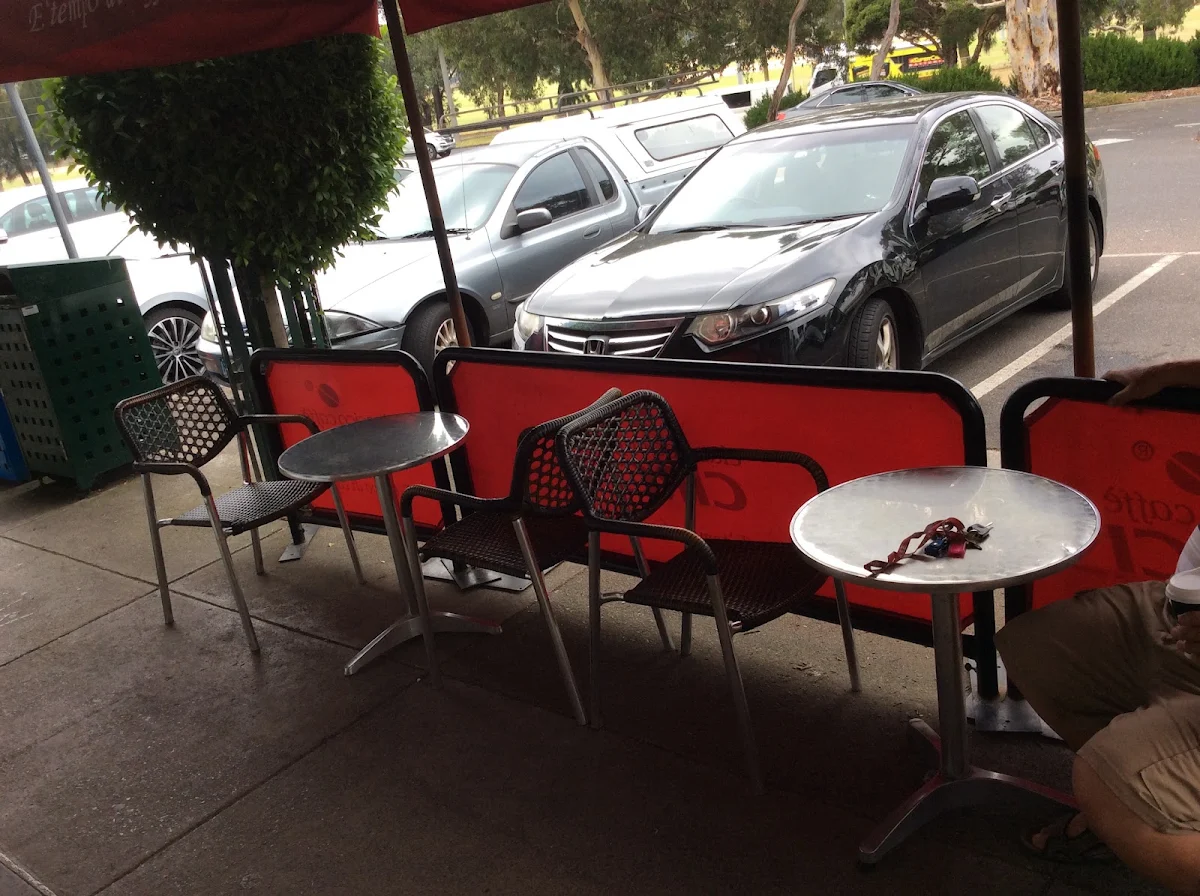 Vibe, Lunch Break Deli