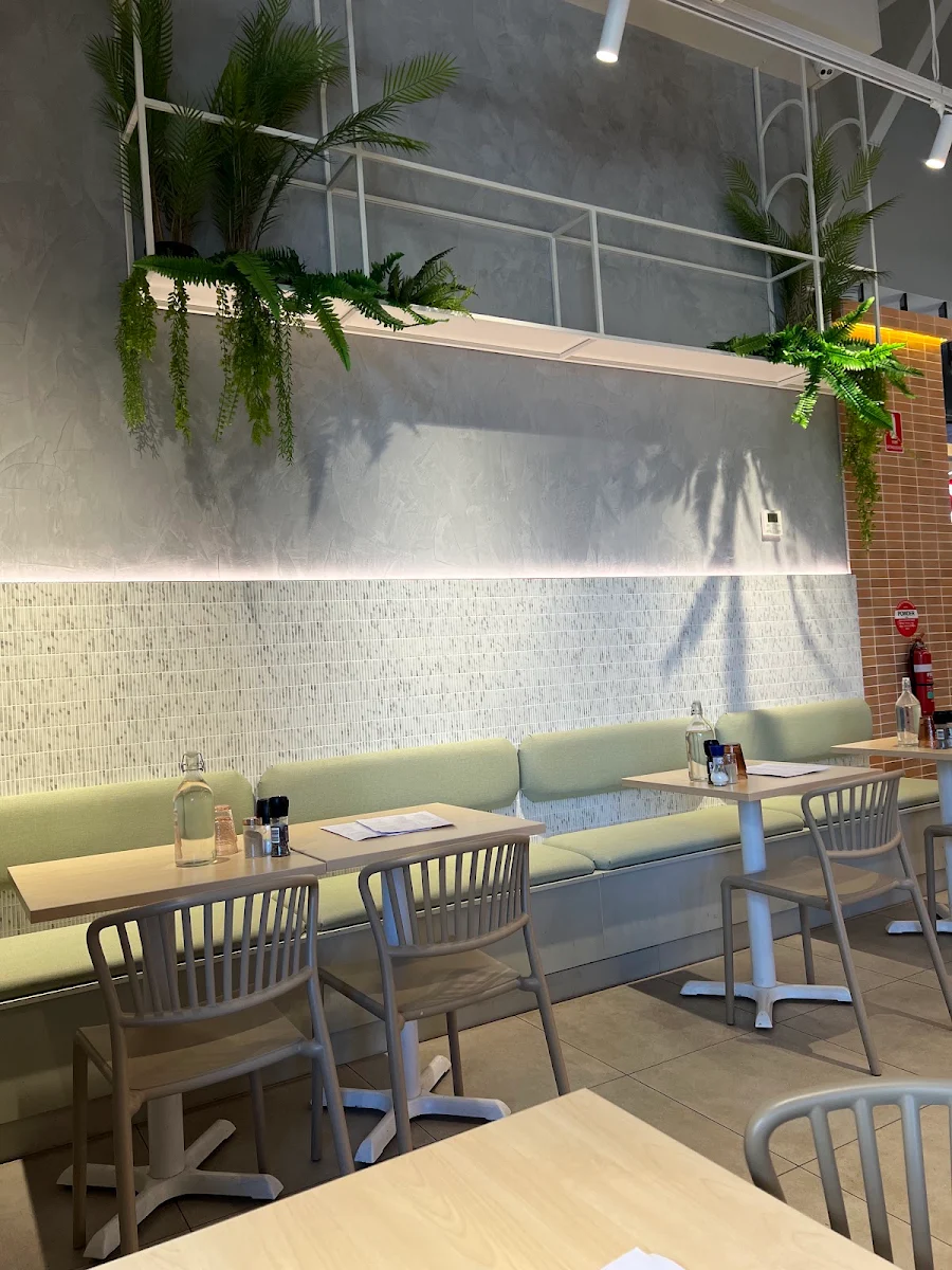 Vibe, Cora Espresso