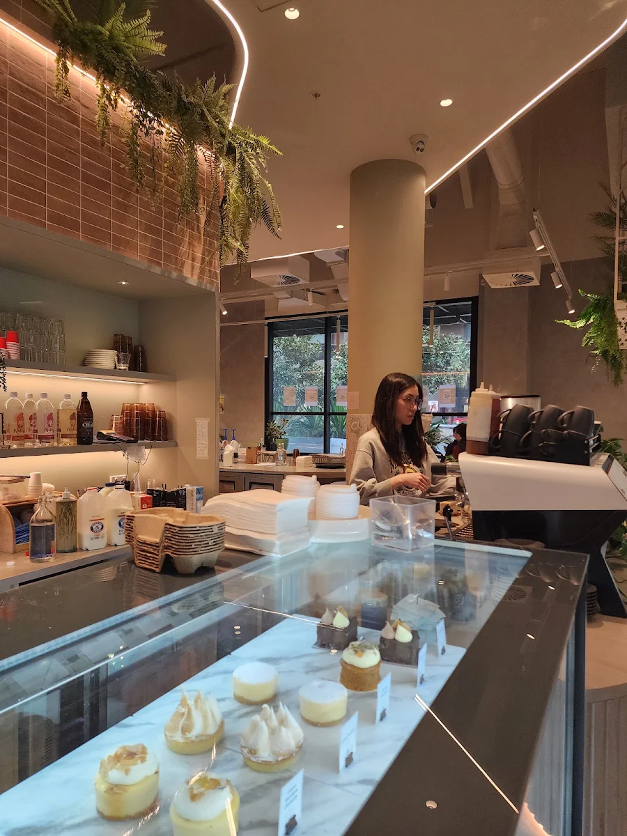 Vibe, Cora Espresso