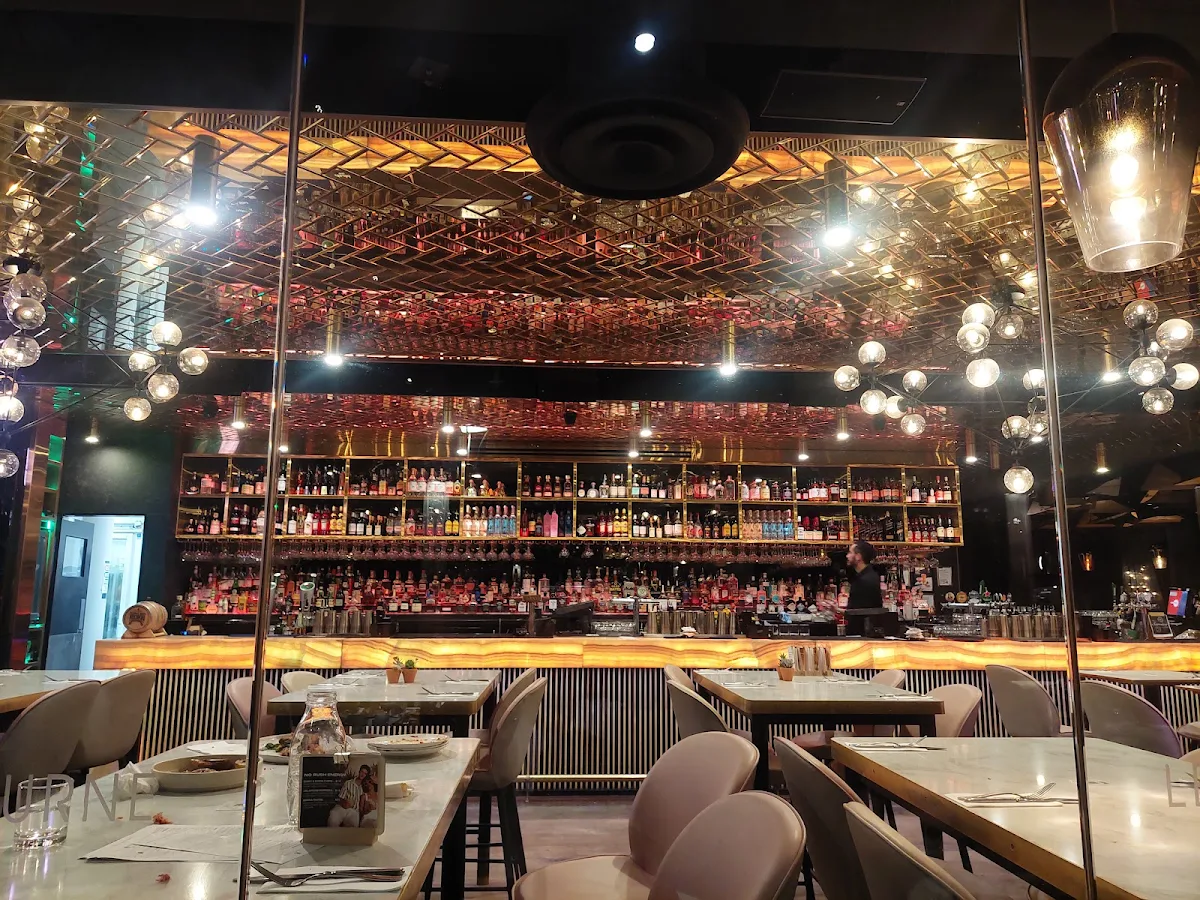 Vibe, Left Bank Melbourne Restaurant & Cocktail Bar